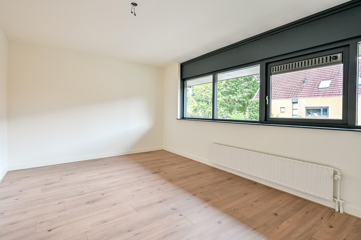 Tussenwoning te koop: Valetaweg 69, Almere