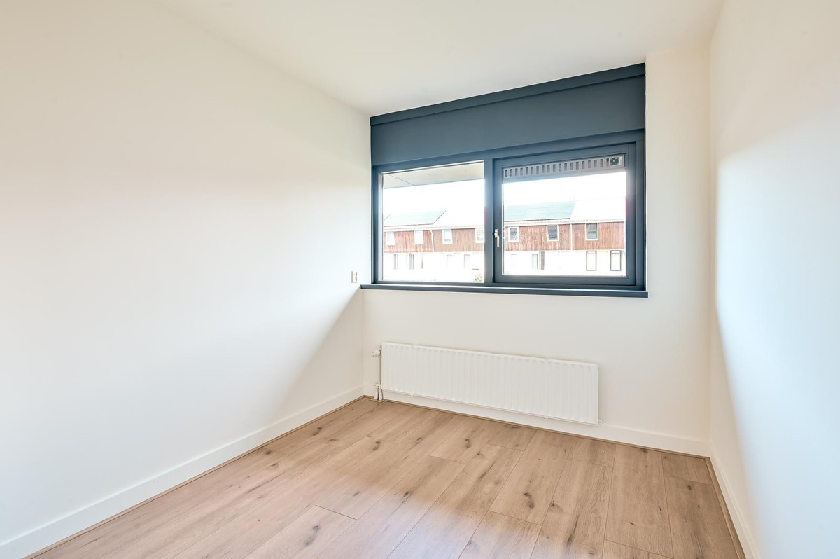 Tussenwoning te koop: Valetaweg 69, Almere