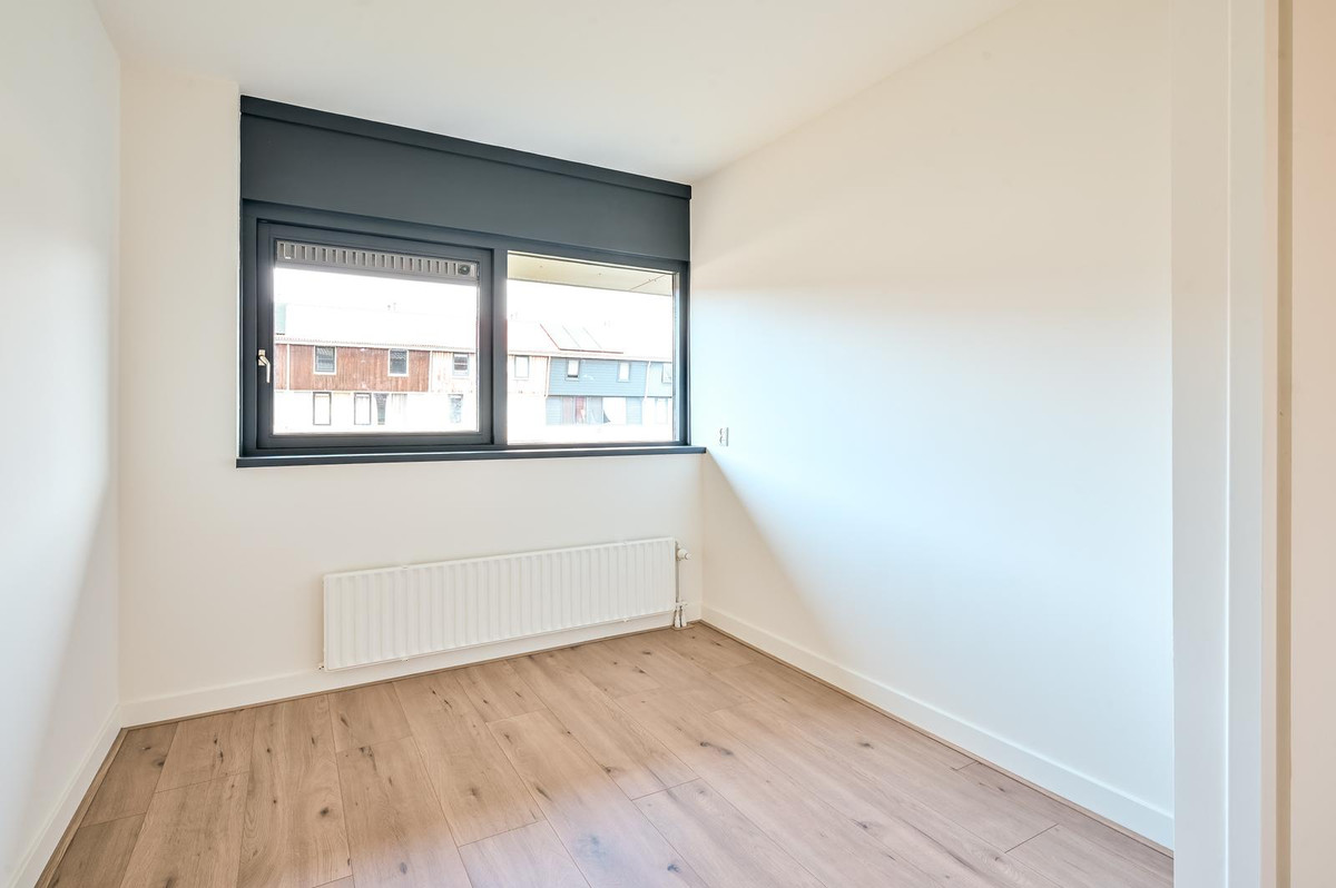 Tussenwoning te koop: Valetaweg 69, Almere
