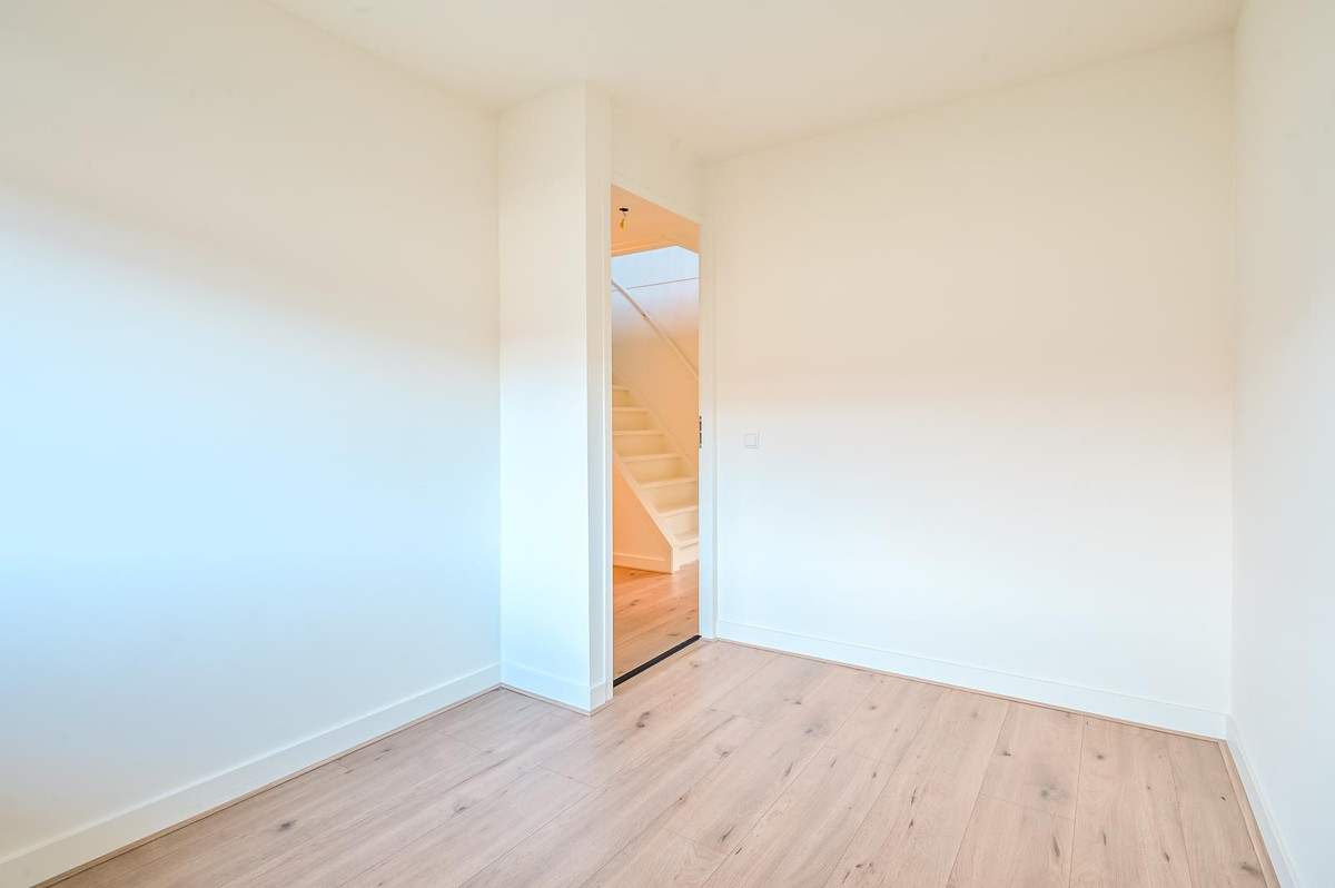 Tussenwoning te koop: Valetaweg 69, Almere