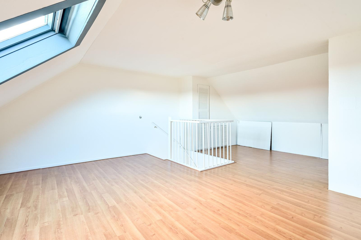Tussenwoning te koop: Valetaweg 69, Almere
