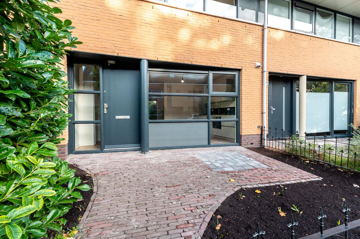 Tussenwoning te koop: Valetaweg 69, Almere