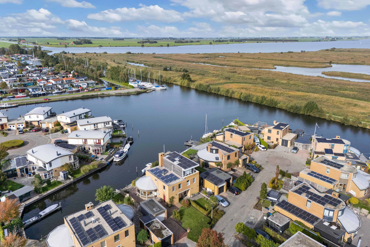 Twee-onder-één-kap te koop: Leeuwerik 3, Lemmer