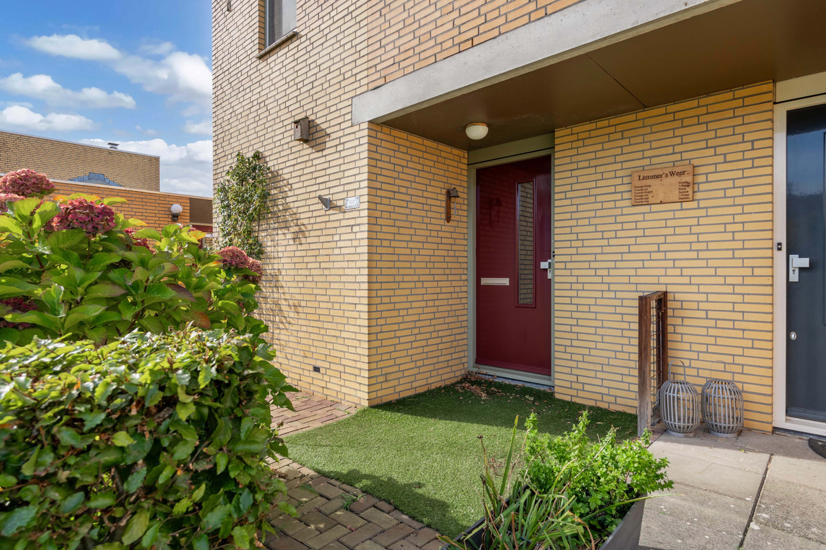 Twee-onder-één-kap te koop: Leeuwerik 3, Lemmer