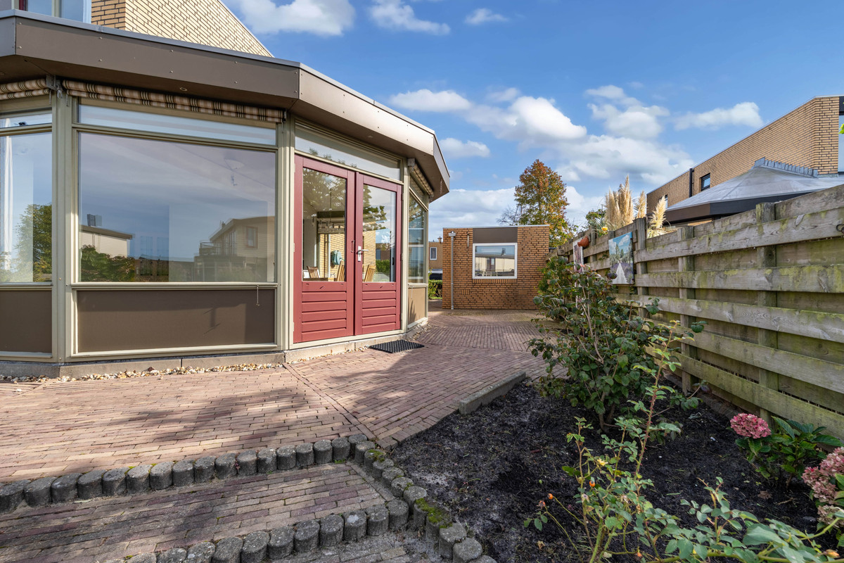 Twee-onder-één-kap te koop: Leeuwerik 3, Lemmer