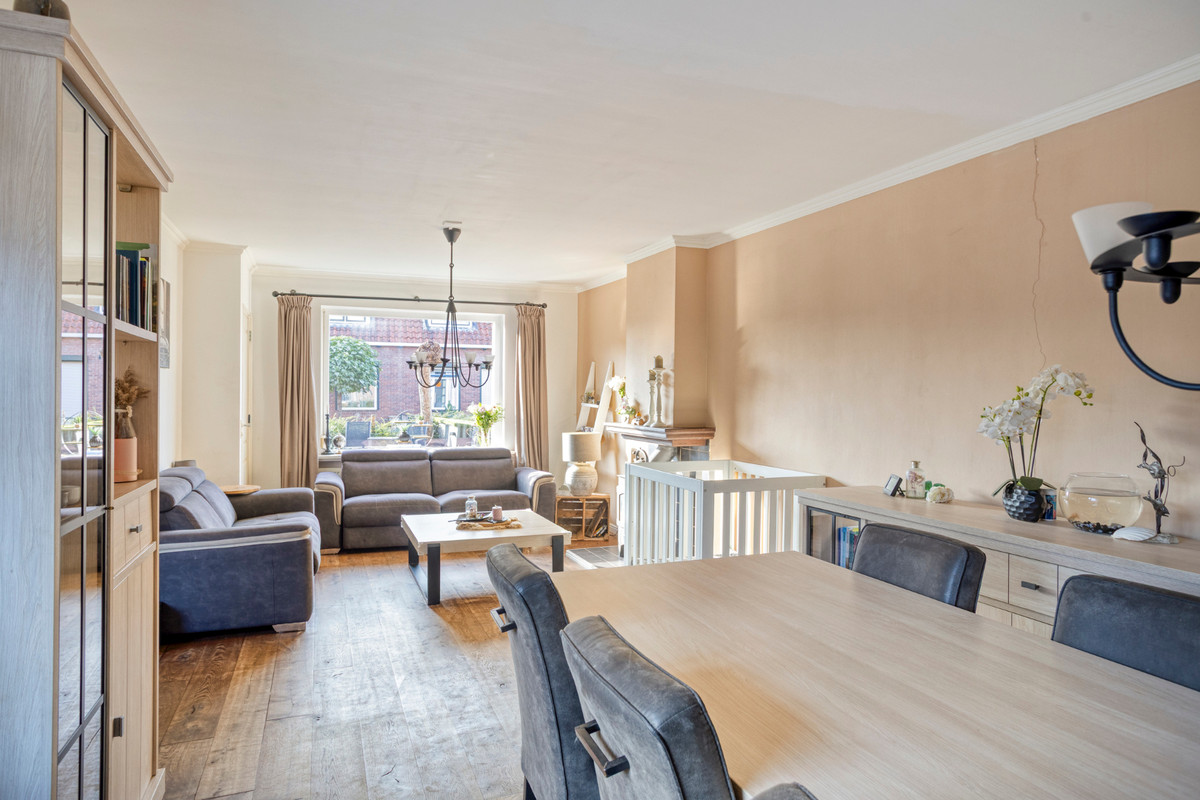 Twee-onder-één-kap te koop: A. van Drielstraat 9, Aalst