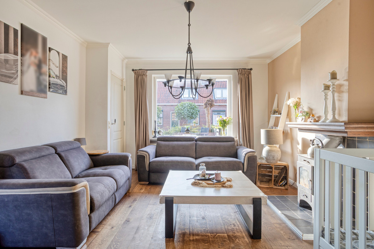 Twee-onder-één-kap te koop: A. van Drielstraat 9, Aalst