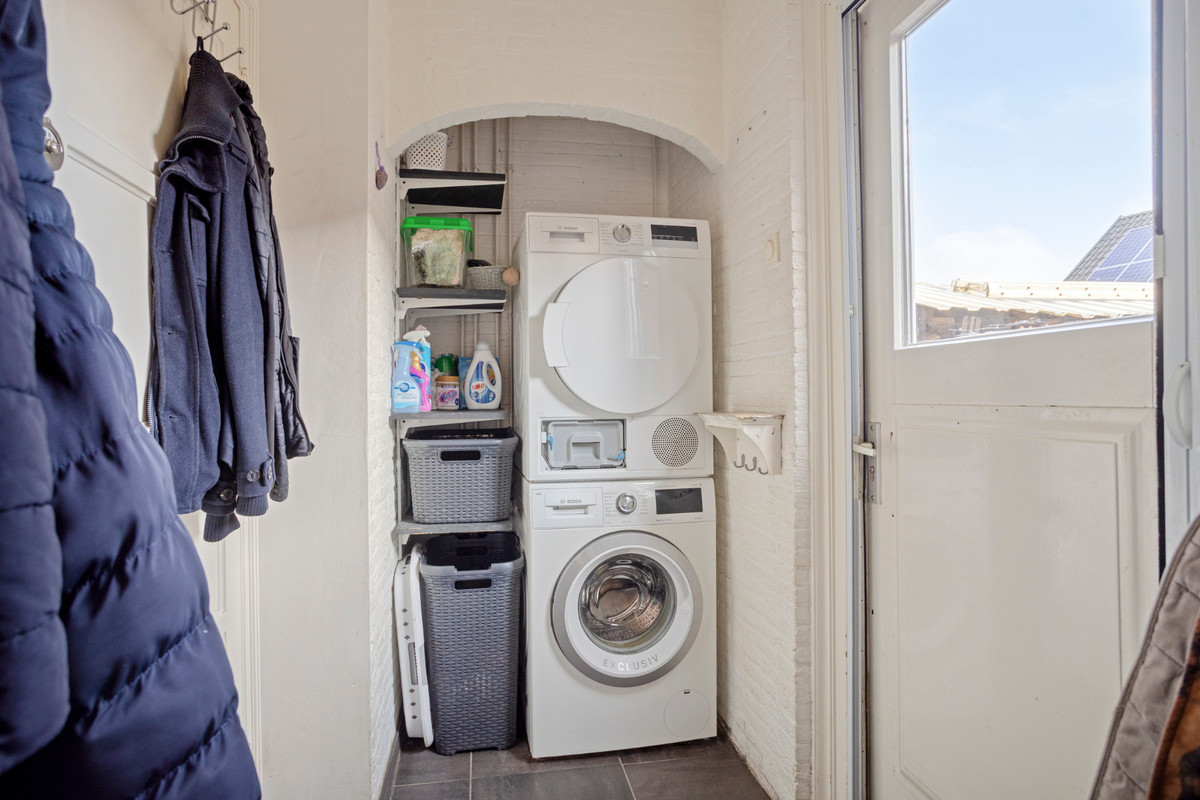 Twee-onder-één-kap te koop: A. van Drielstraat 9, Aalst
