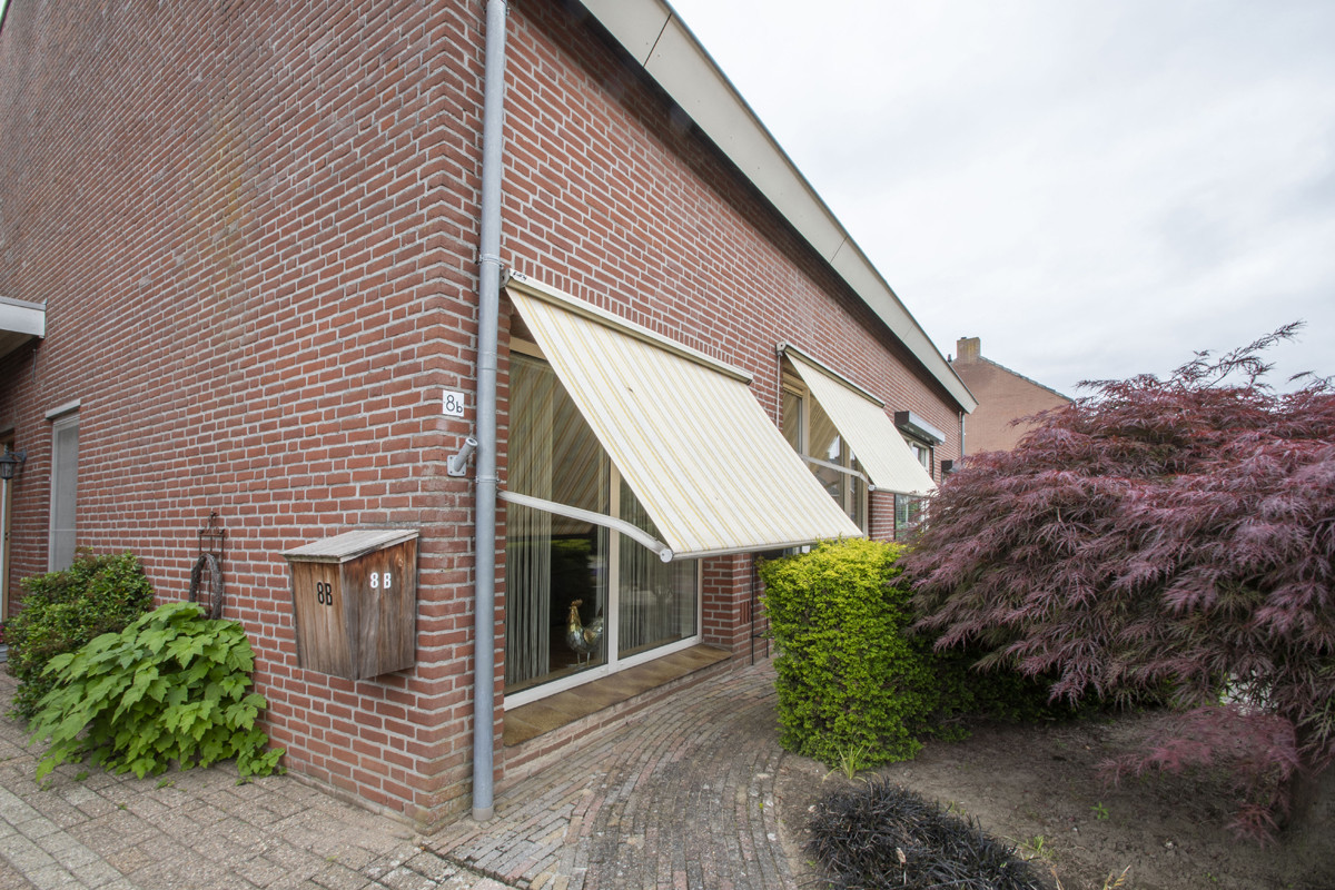 Twee-onder-één-kap te koop: Holstraat 8B, Buggenum