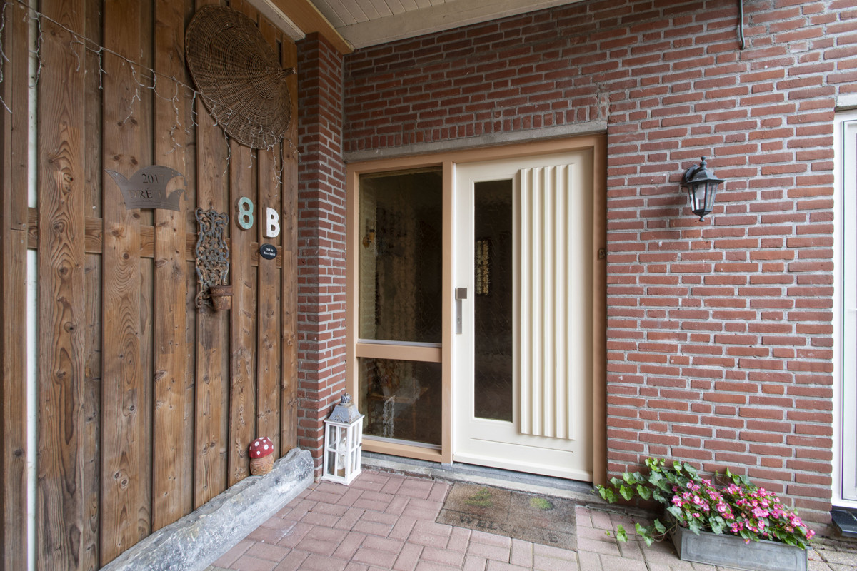 Twee-onder-één-kap te koop: Holstraat 8B, Buggenum