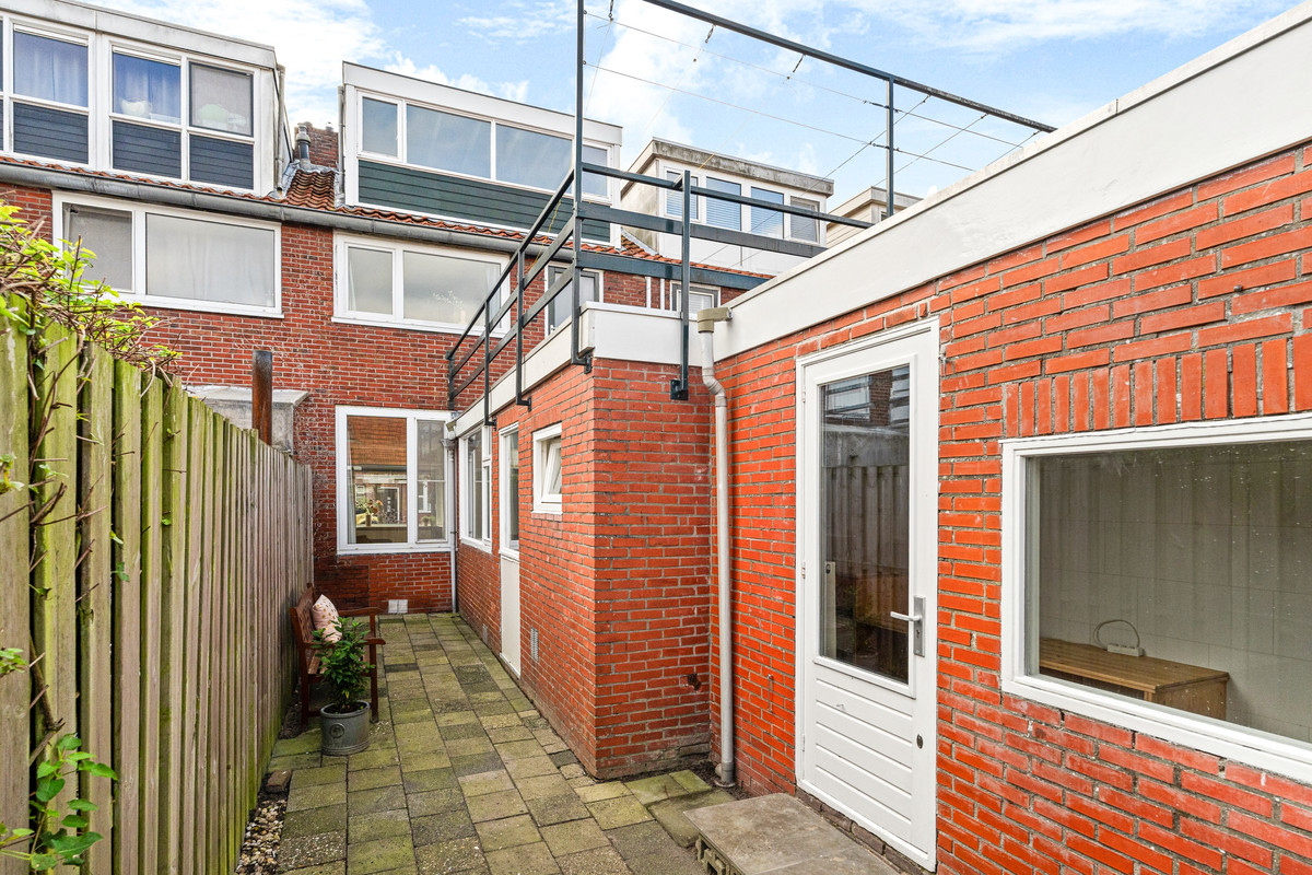 Tussenwoning te koop: D'hondecoeterstraat 24, Leeuwarden
