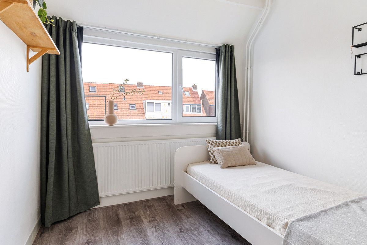 Tussenwoning te koop: D'hondecoeterstraat 24, Leeuwarden