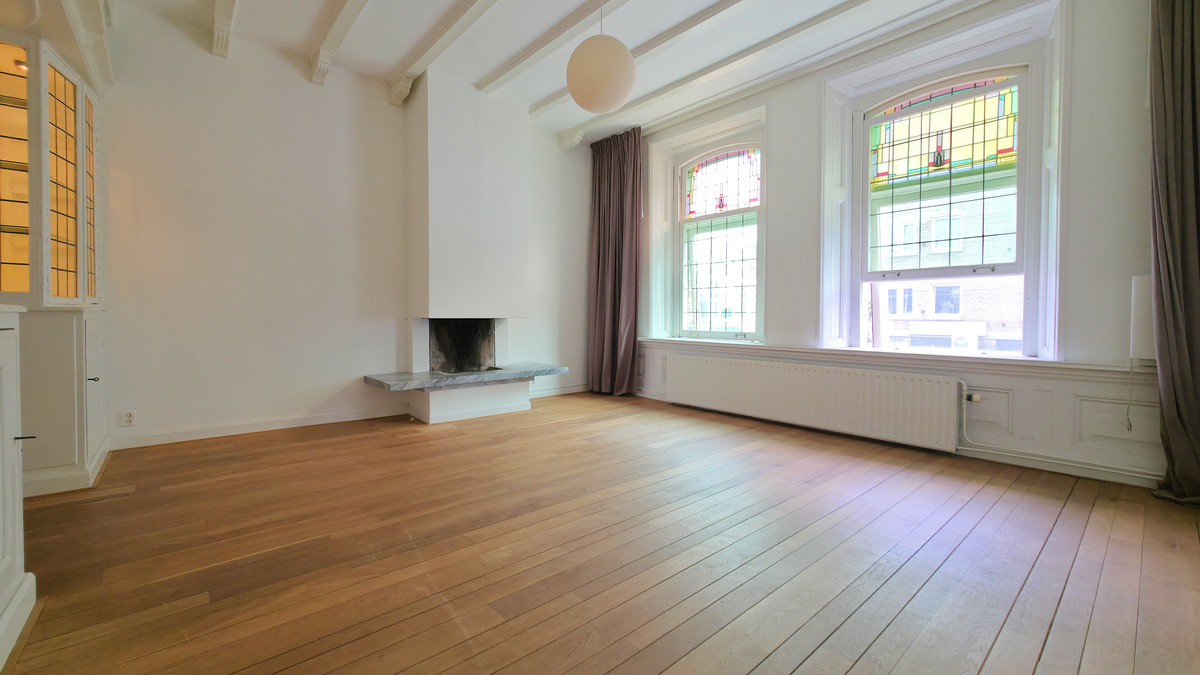Tussenwoning te koop: Bergweg 303B, Rotterdam