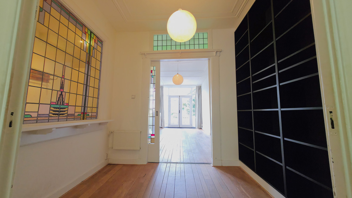 Tussenwoning te koop: Bergweg 303B, Rotterdam