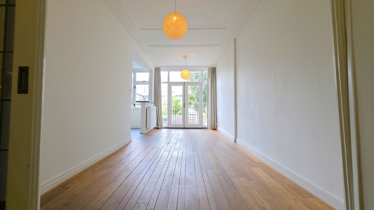 Tussenwoning te koop: Bergweg 303B, Rotterdam