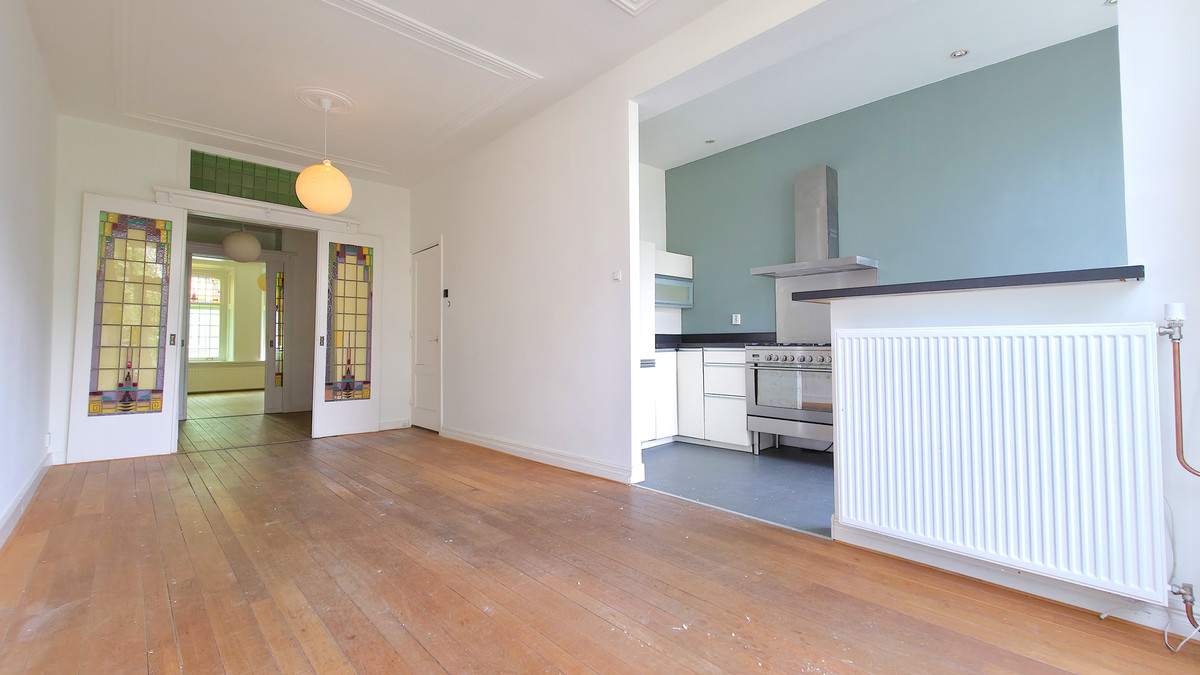Tussenwoning te koop: Bergweg 303B, Rotterdam