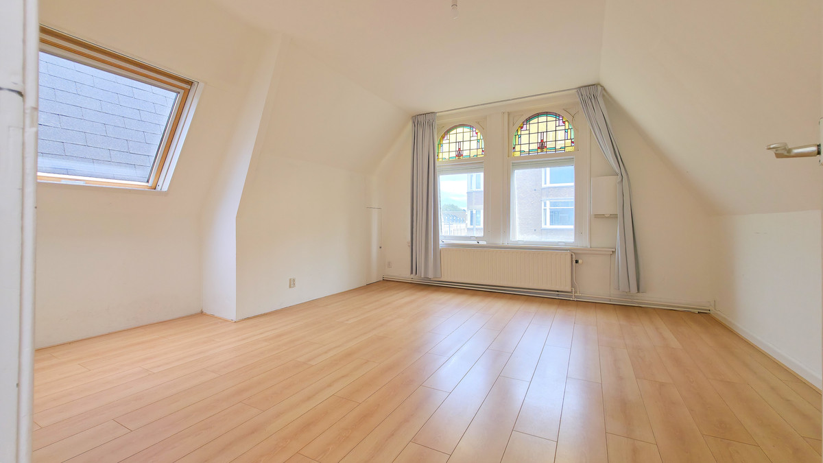 Tussenwoning te koop: Bergweg 303B, Rotterdam