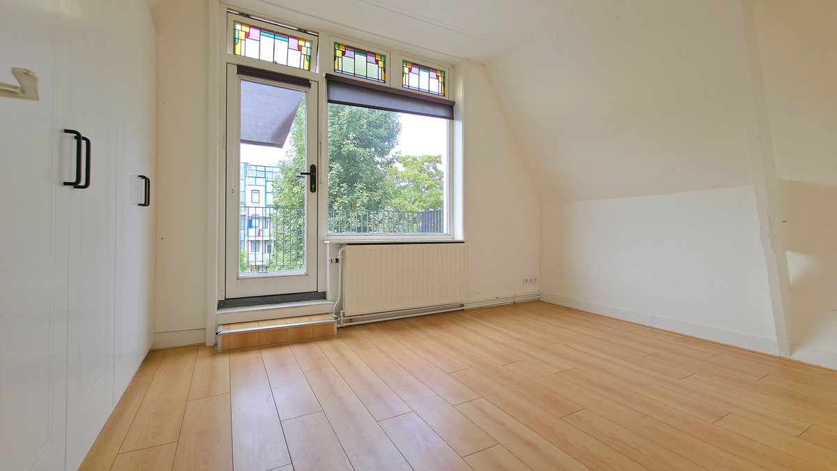 Tussenwoning te koop: Bergweg 303B, Rotterdam