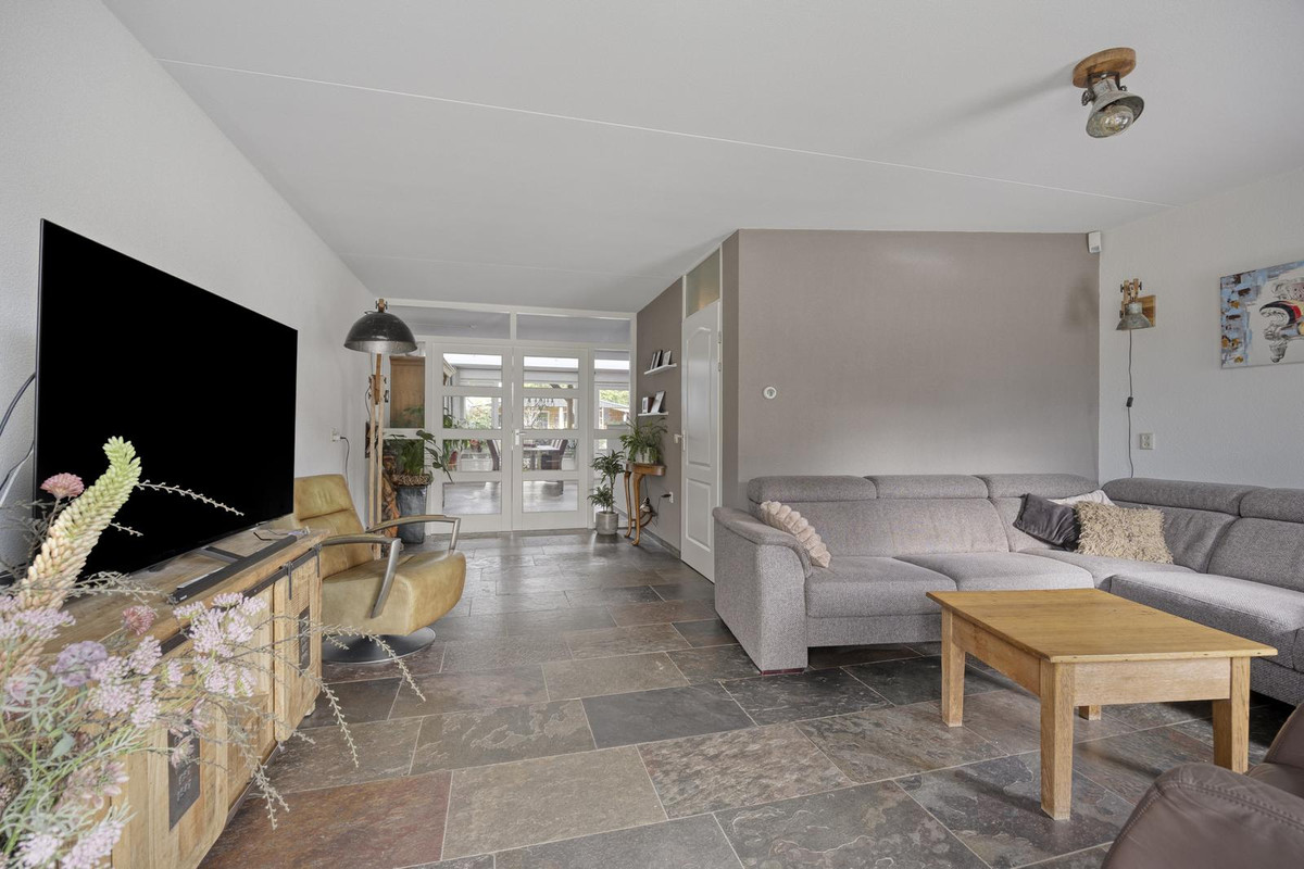 Hoekwoning te koop: Nieuwkuijksestraat 6, Nieuwkuijk