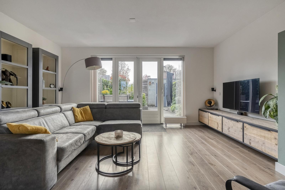 Tussenwoning te koop: Waterfront 37, Dronten