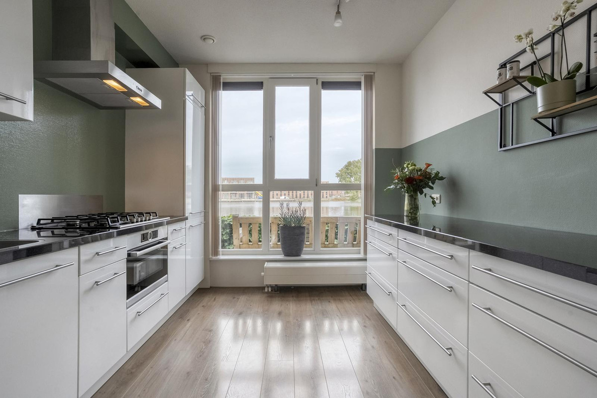 Tussenwoning te koop: Waterfront 37, Dronten
