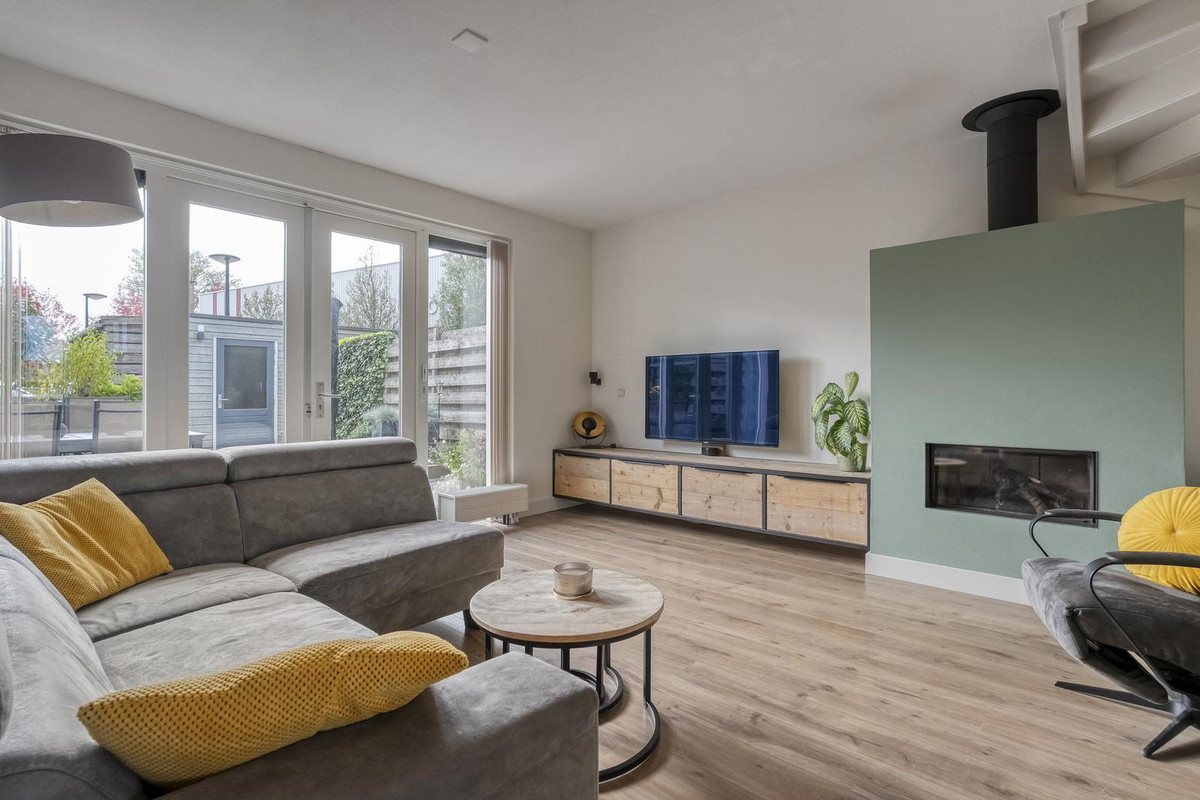 Tussenwoning te koop: Waterfront 37, Dronten