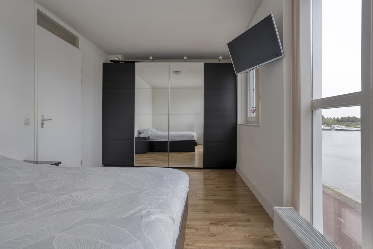 Tussenwoning te koop: Waterfront 37, Dronten