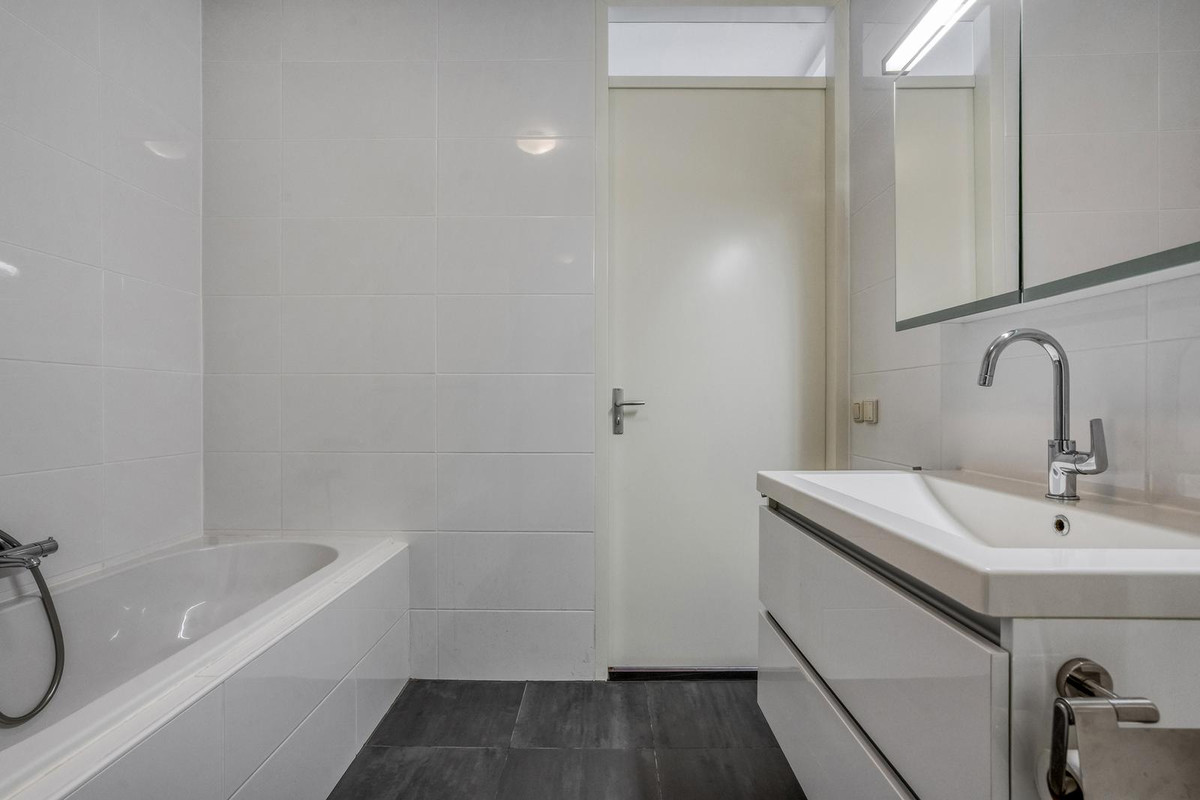 Tussenwoning te koop: Waterfront 37, Dronten