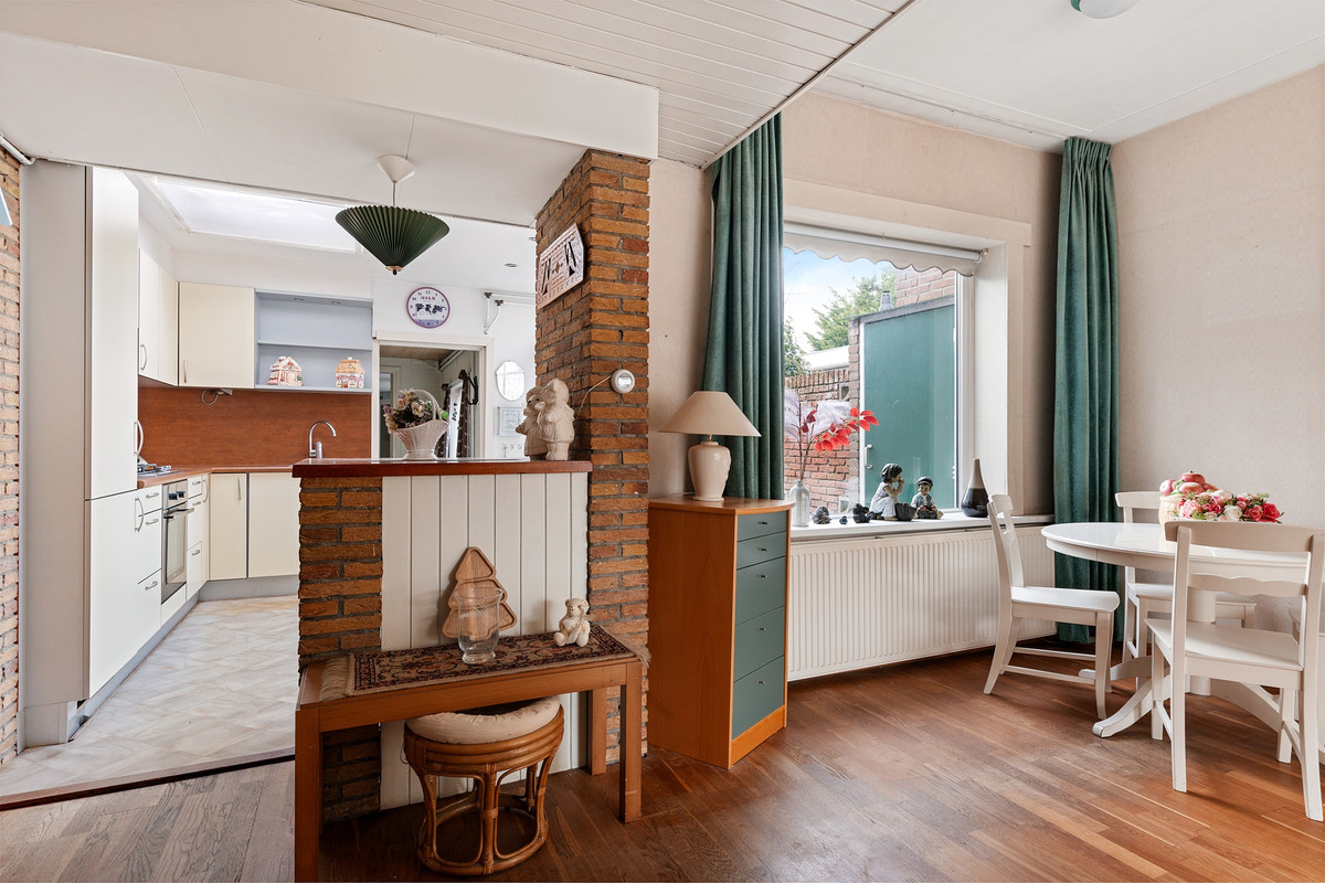Tussenwoning te koop: De Genestetstraat 7, Zandvoort