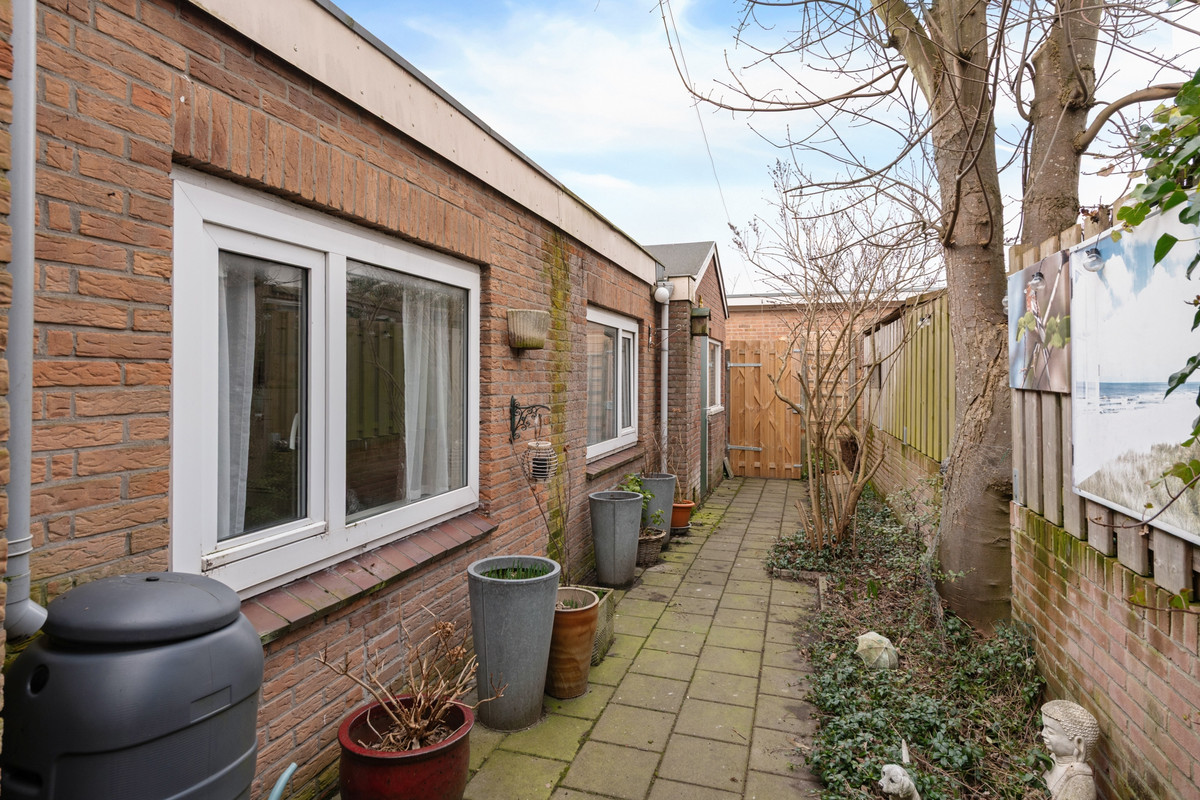 Tussenwoning te koop: De Genestetstraat 7, Zandvoort