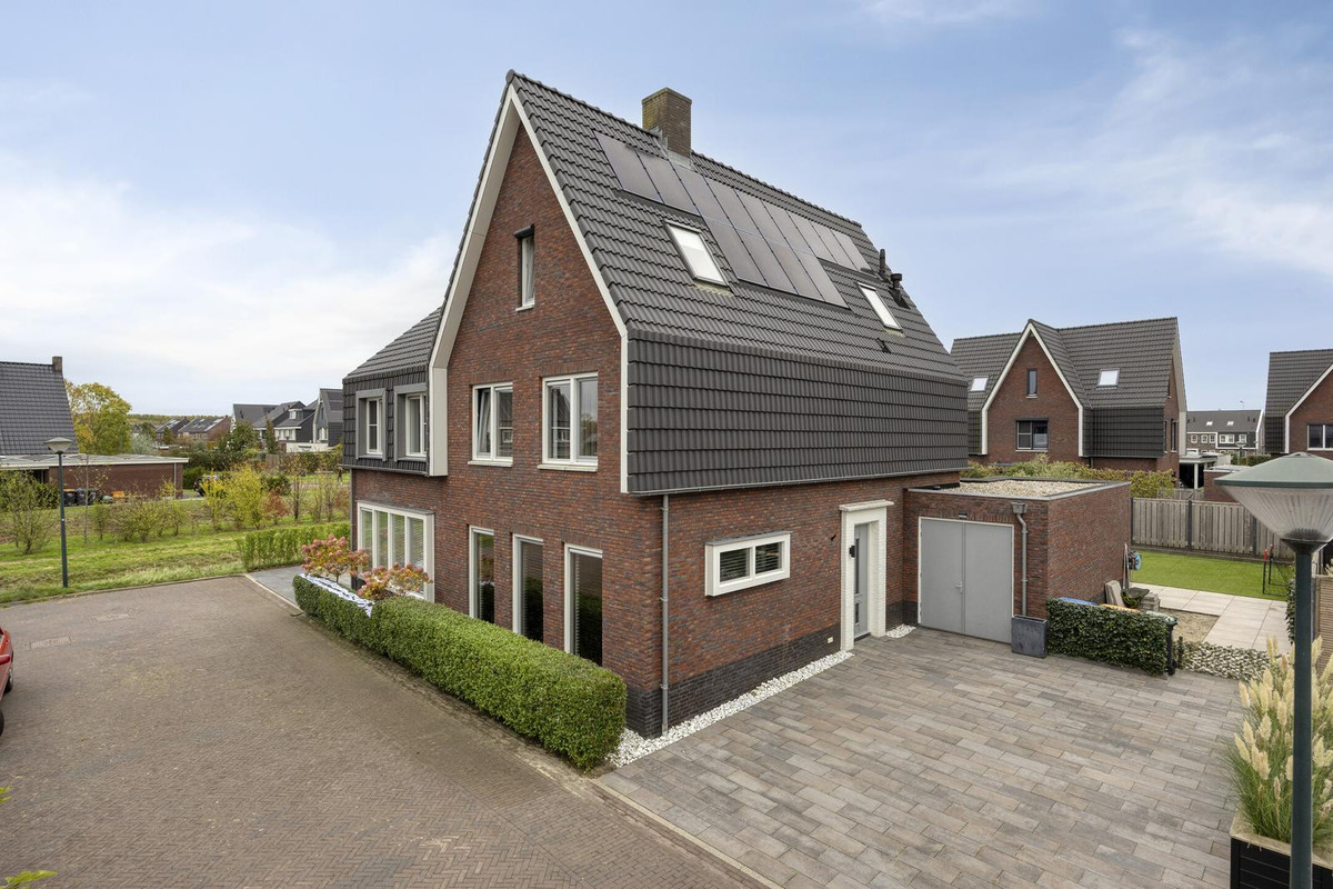 Twee-onder-één-kap te koop: Breedencamp 16, Ewijk