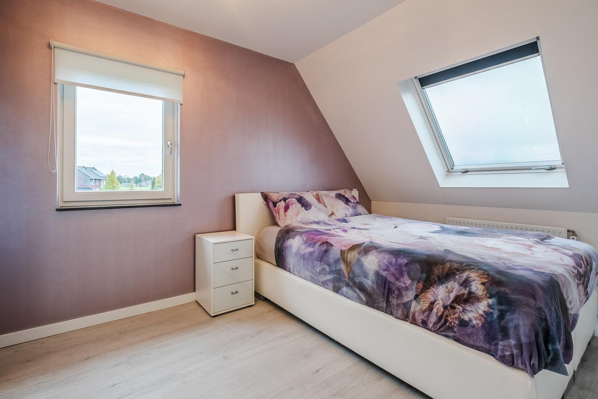 Hoekwoning te koop: Rozemarijn 34, Oost West En Middelbeers