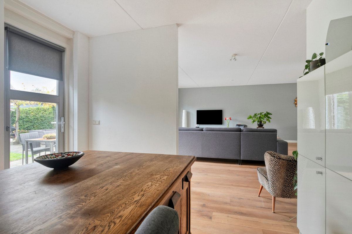 Twee-onder-één-kap te koop: Trompenburg 7, Zeewolde