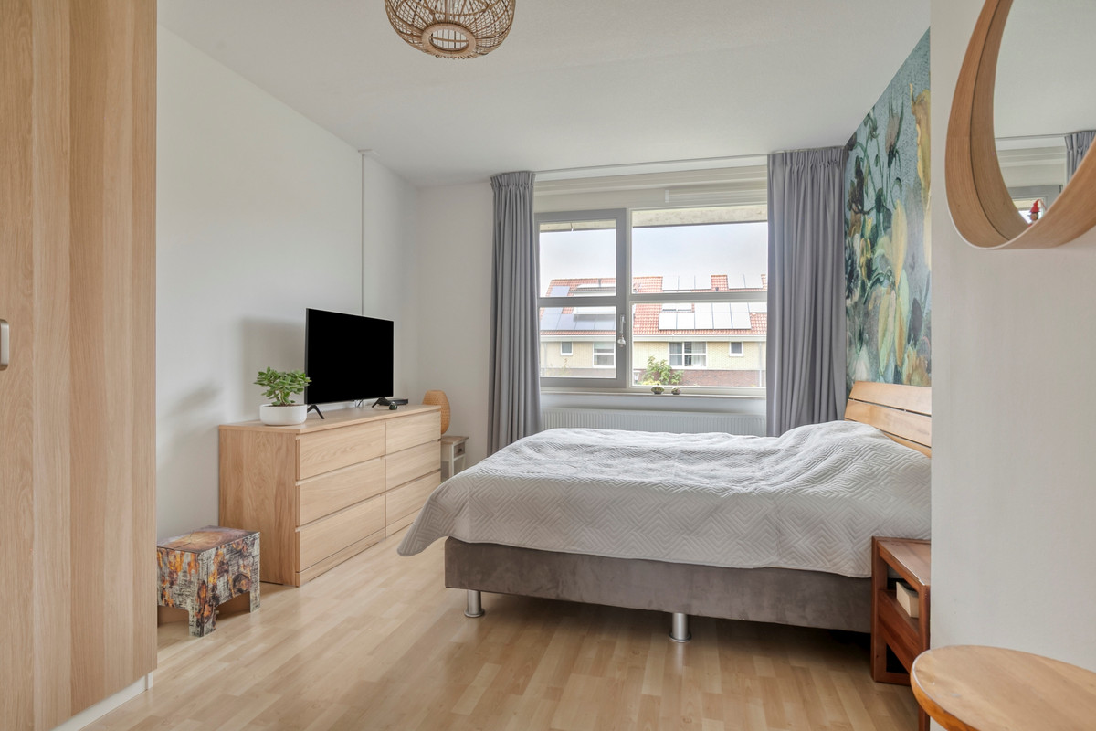 Twee-onder-één-kap te koop: Trompenburg 7, Zeewolde