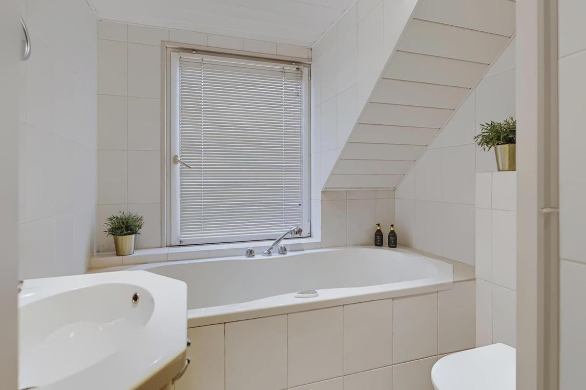Hoekwoning te koop: Sparrebeek 18, Veldhoven