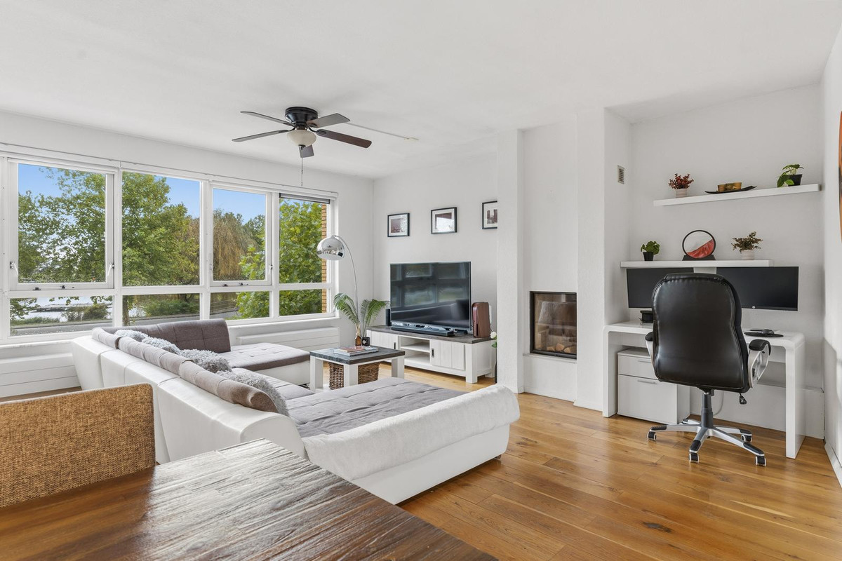 Tussenwoning te koop: Henk Sprengerweg 4, Almere