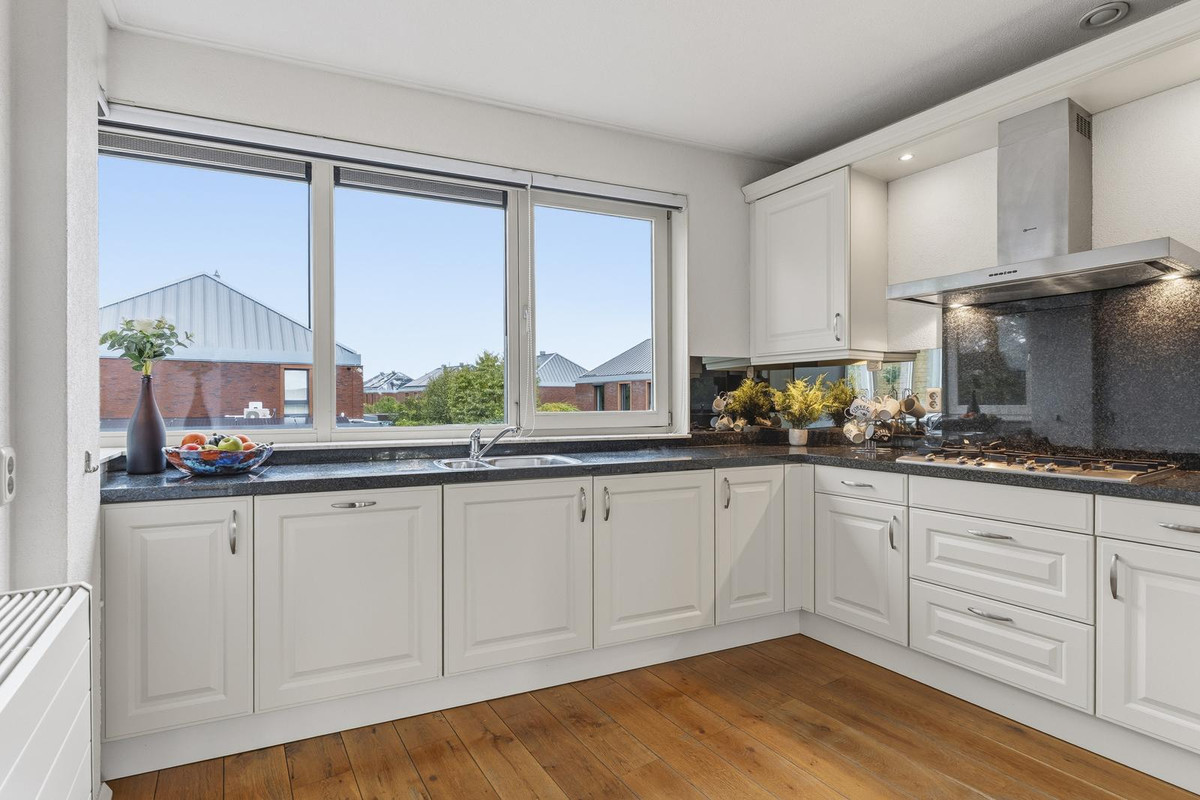 Tussenwoning te koop: Henk Sprengerweg 4, Almere
