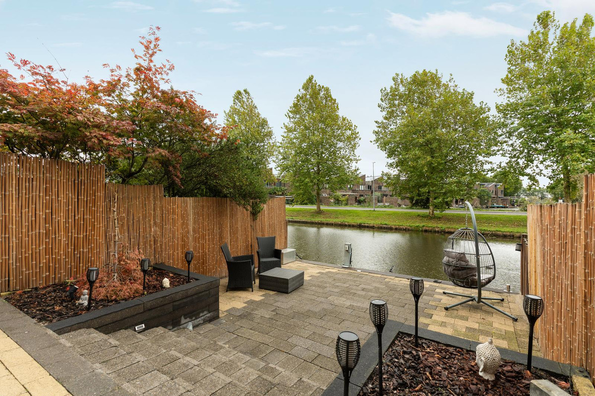 Tussenwoning te koop: Henk Sprengerweg 4, Almere