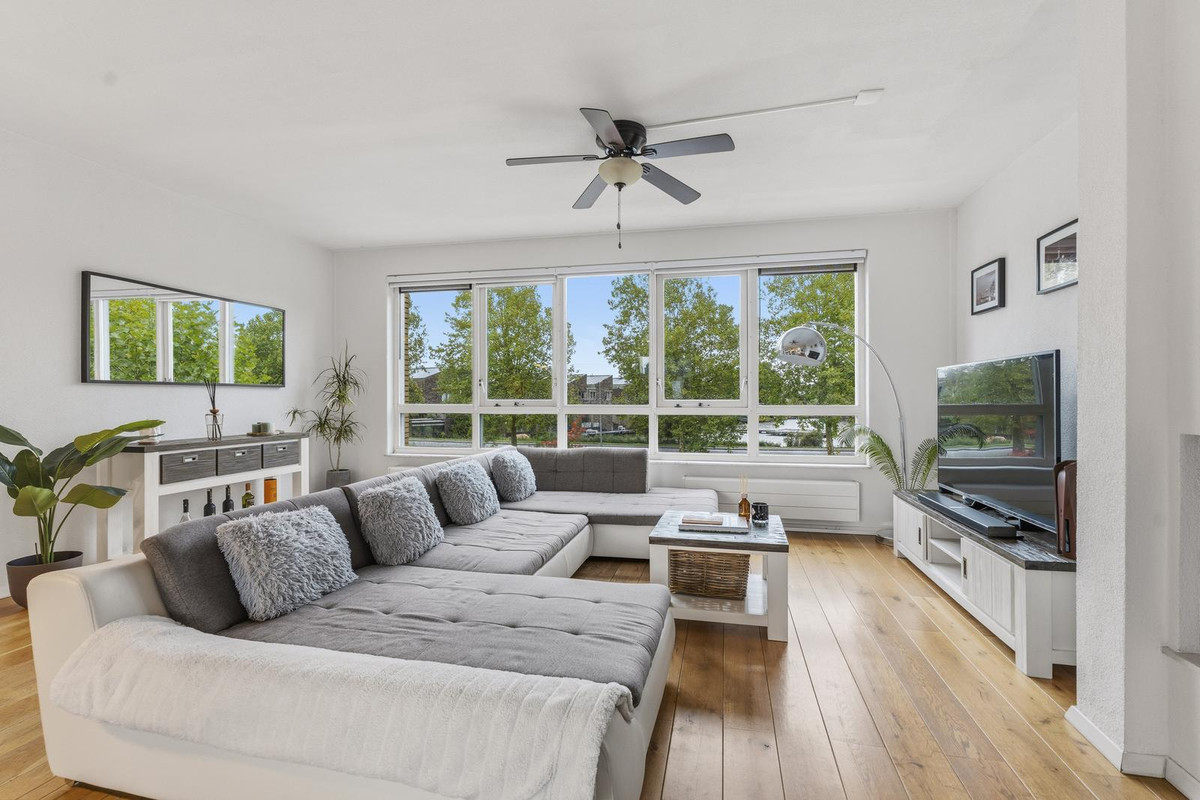 Tussenwoning te koop: Henk Sprengerweg 4, Almere