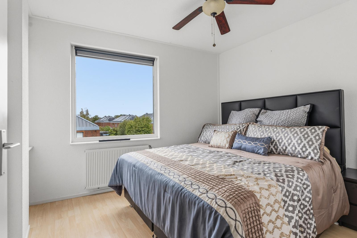 Tussenwoning te koop: Henk Sprengerweg 4, Almere