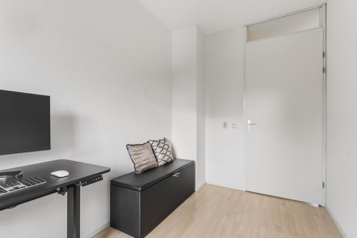 Tussenwoning te koop: Henk Sprengerweg 4, Almere
