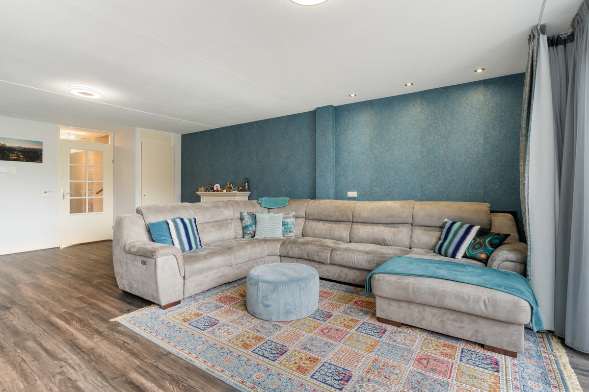 Tussenwoning te koop: Azorenweg 87, Almere
